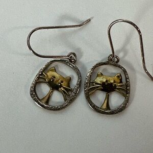 Two toned silver gold‎ kitty cat dangle silhouette dangle earrings